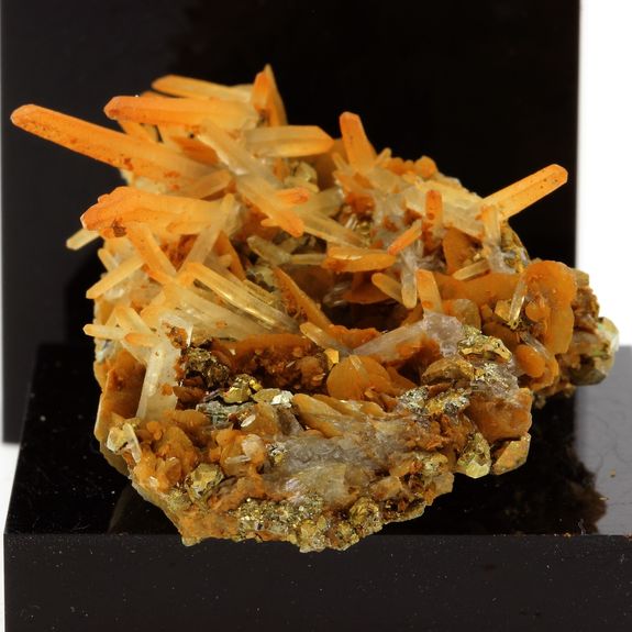 Siderite, Quartz, Pyrite. 189.4 ct.