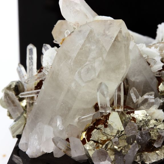 Quartz, Pyrite, Baryte, Siderite. 276.8 ct.