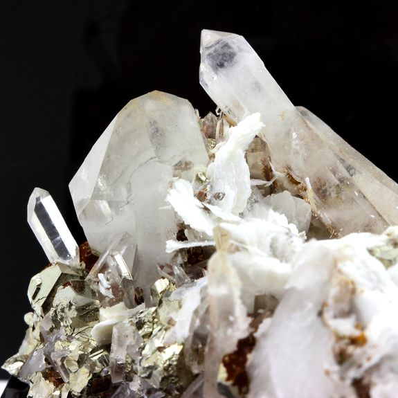 Quartz, Pyrite, Baryte, Siderite. 276.8 ct.