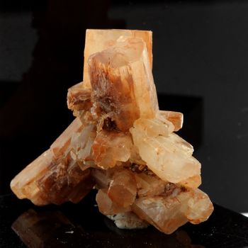 Aragonite. 114.8 ct.