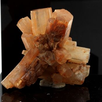 Aragonite. 114.8 ct.