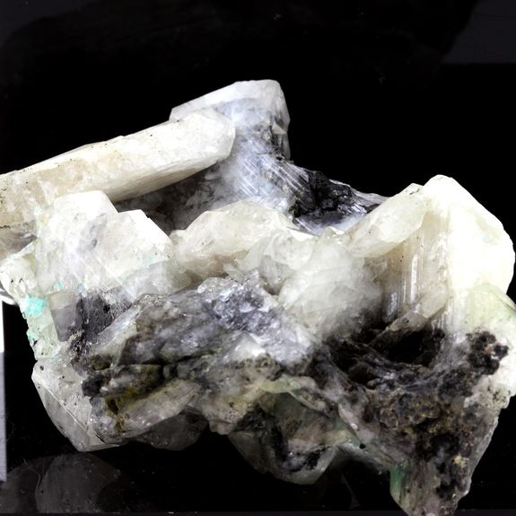 Anglesite. 1565.1 ct.