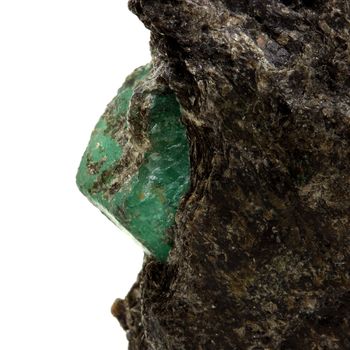 Emeraude + Phlogopite. 127.3 ct.