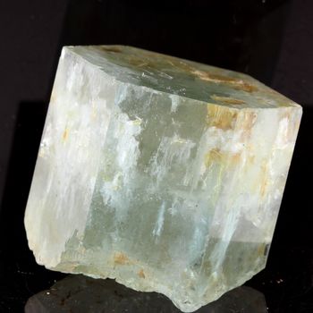 Aigue-Marine. 264.5 ct.