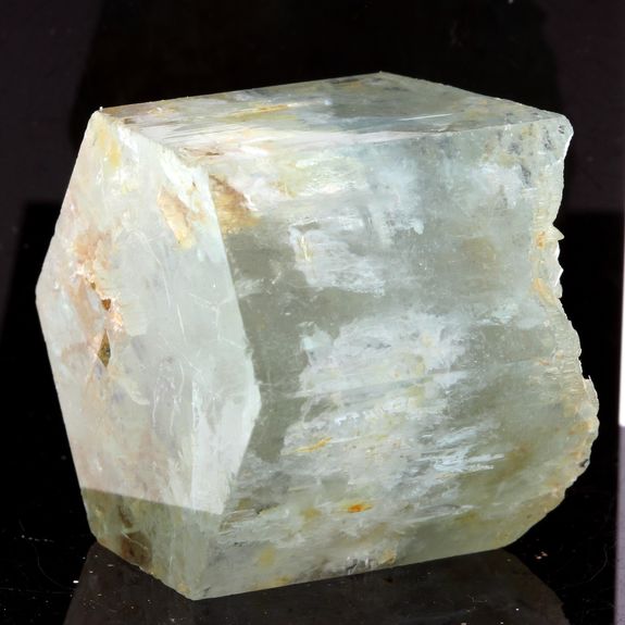 Aigue-Marine. 264.5 ct.