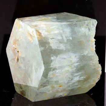 Aigue-Marine. 264.5 ct.