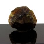 Vésuvianite. 34.1 ct.