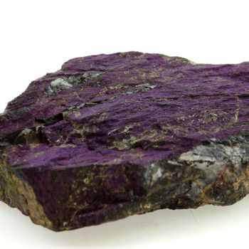 Purpurite. 189.7 ct.