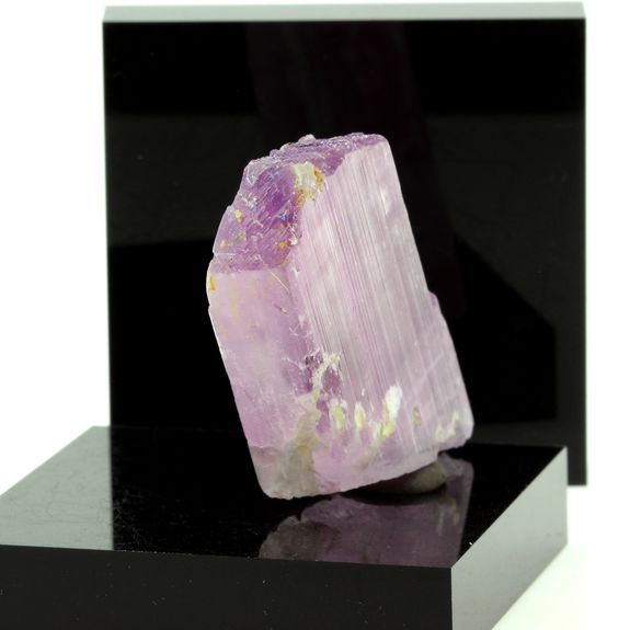 Kunzite. 164.6 ct.