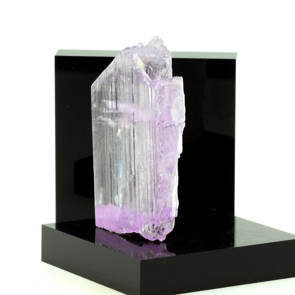 Kunzite. 235.4 ct.