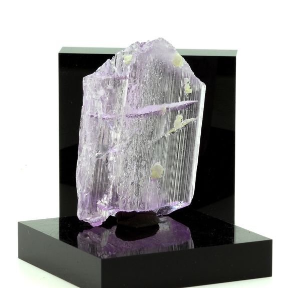 Kunzite. 235.4 ct.