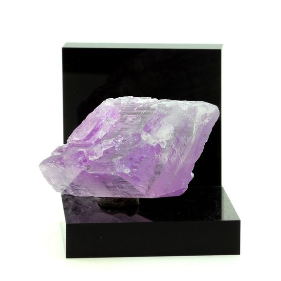 Kunzite. 251.7 ct.