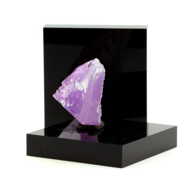 Kunzite. 251.7 ct.