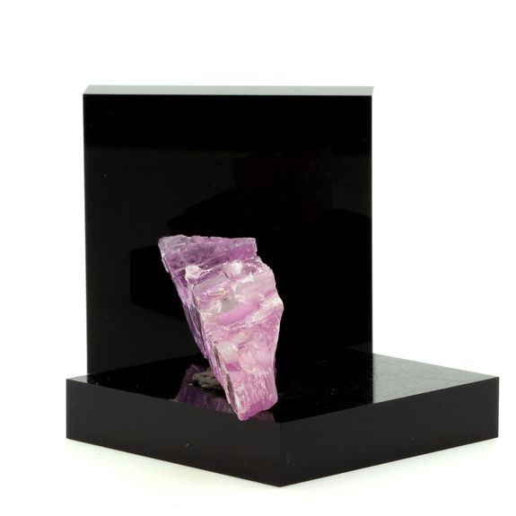 Kunzite. 154.4 ct.