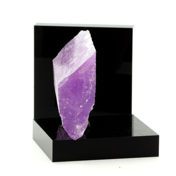Kunzite. 579.3 ct.