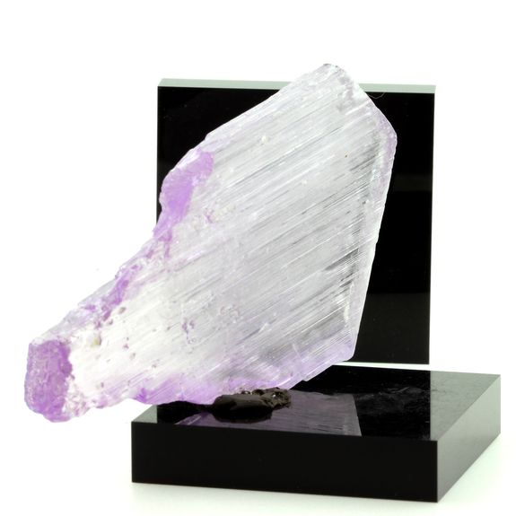 Kunzite. 301.6 ct.