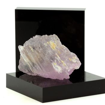 Kunzite. 273.0 ct.