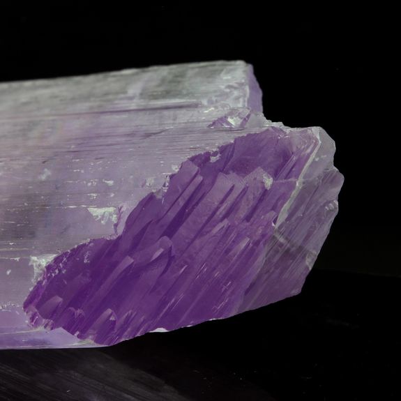 Kunzite. 676.0 ct.