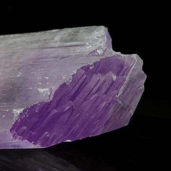 Kunzite. 676.0 ct.