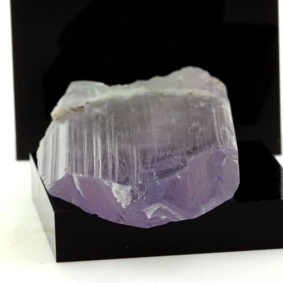 Kunzite. 313.9 ct.