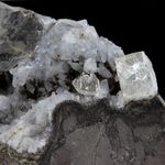 Quartz + Calcite. 715.1 ct.