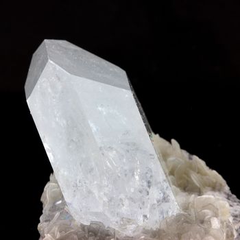 Goshenite Béryl + Muscovite. 207.7 ct.