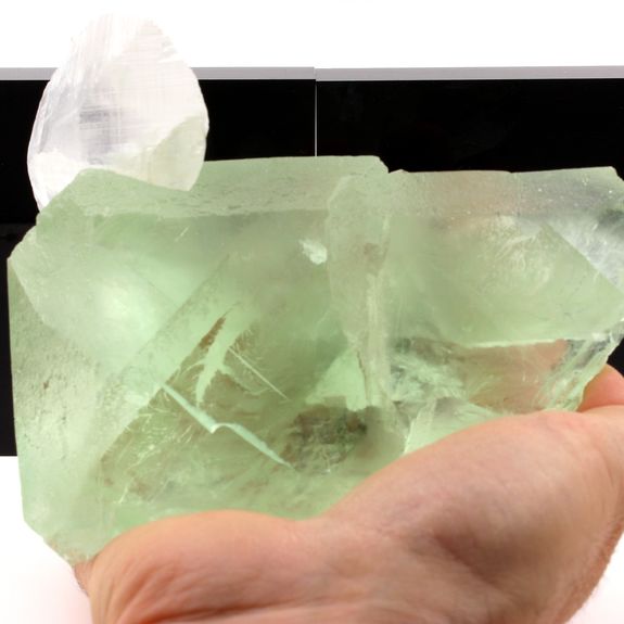 Fluorite + Calcite. 5170.1 ct.