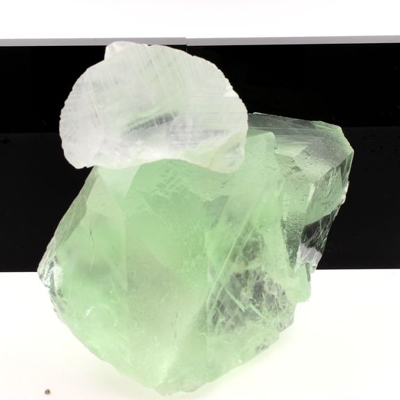 Fluorite + Calcite. 5170.1 ct.