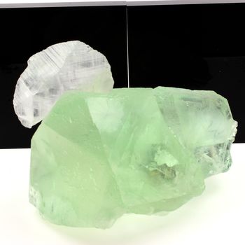 Fluorite + Calcite. 5170.1 ct.