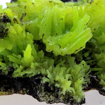 Pyromorphite. 321.5 ct.