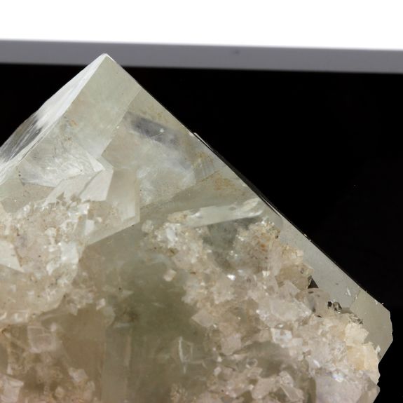 Macle de Dolomite. 582.6 ct.