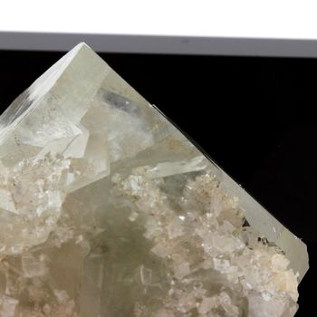 Macle de Dolomite. 582.6 ct.