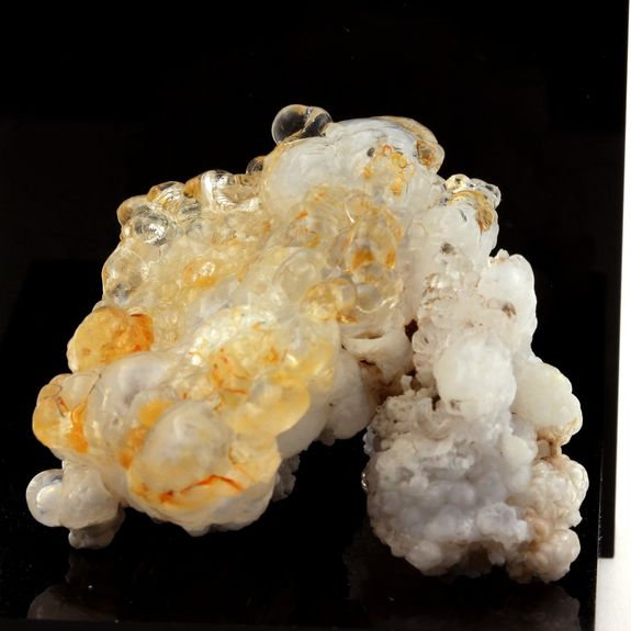 Opale Hyalite (Var: Opal-AN). 141.3 ct.