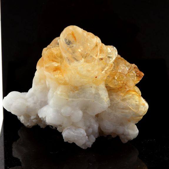 Opale Hyalite (Var: Opal-AN). 74.3 ct.