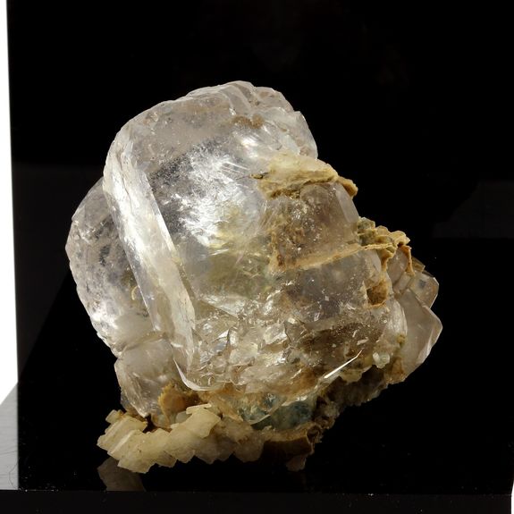 Fluorite + Calcite. 849.3 ct.