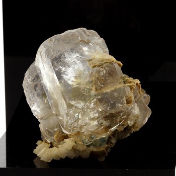 Fluorite + Calcite. 849.3 ct.