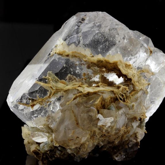 Fluorite + Calcite. 849.3 ct.