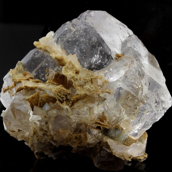 Fluorite + Calcite. 849.3 ct.