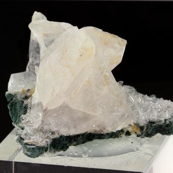 Calcite Macle. 158.8 ct.