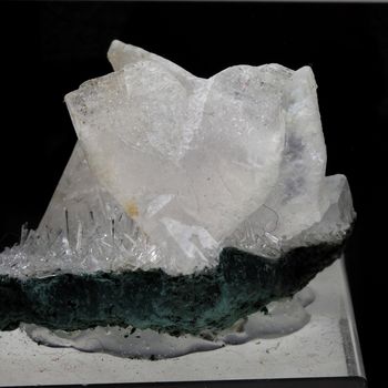 Calcite Macle. 158.8 ct.