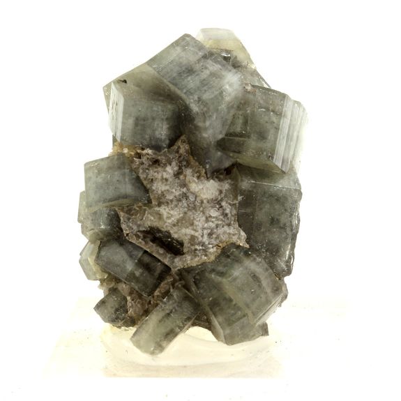 Apatite + Quartz. 146.9 ct.