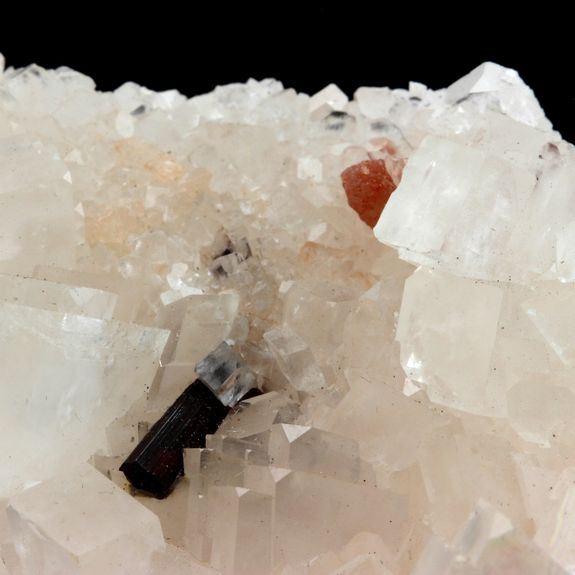 Magnesite, Rutile, Svanbergite.