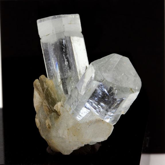 Aigue-Marine + Mica. 30.34 ct.