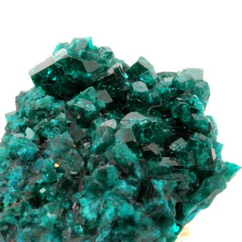 Dioptase. 81.9 ct.