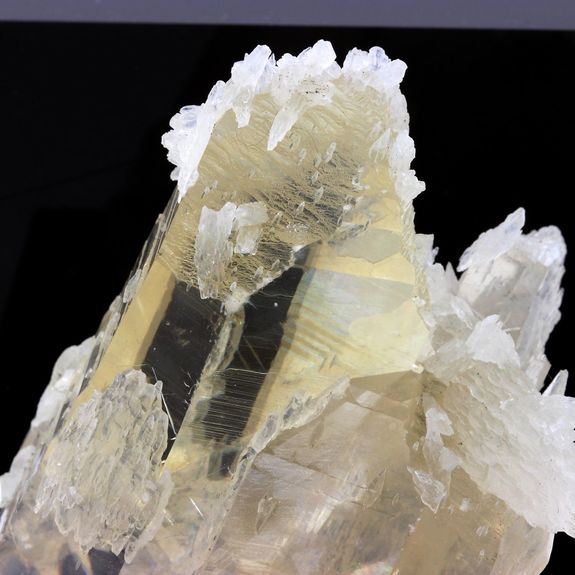 Quartz + Chalcedony.