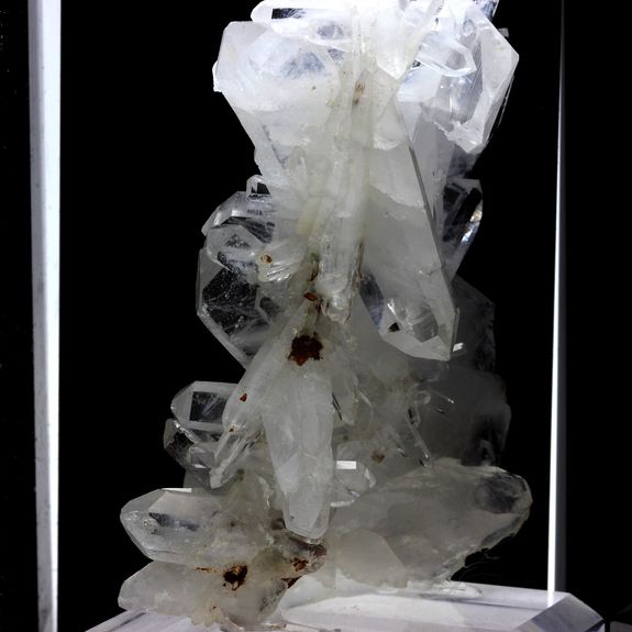 Quartz. 687.2 ct.