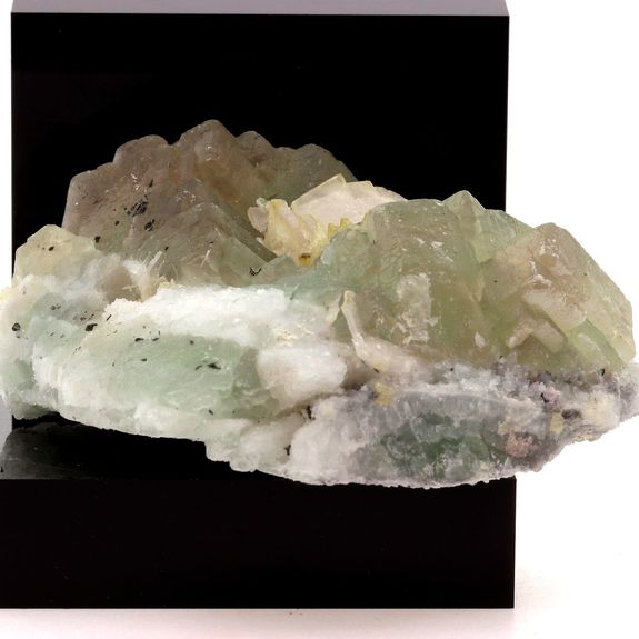 Fluorite + Baryte. 2680.0 ct.