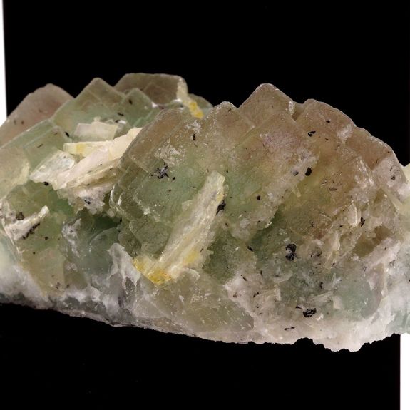 Fluorite + Baryte. 2680.0 ct.