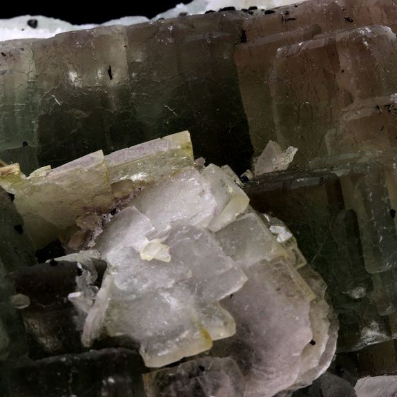 Fluorite + Baryte. 2680.0 ct.