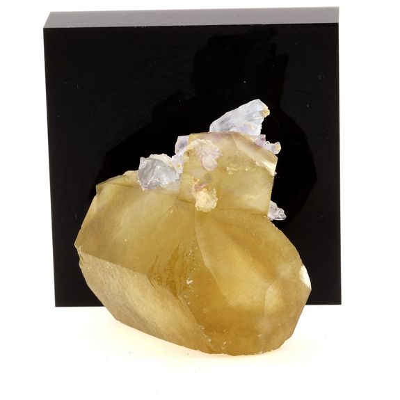 Calcite. 1210.0 ct.